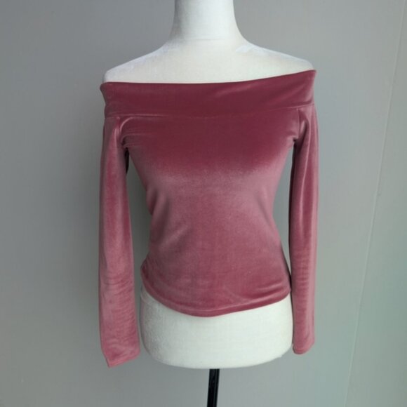 Aritzia Talula Yardley Velvet Off The Shoulder Top - Picture 2 of 7